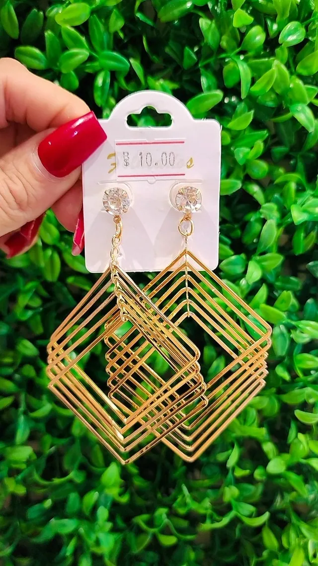 Brinco Dourado Quadrados