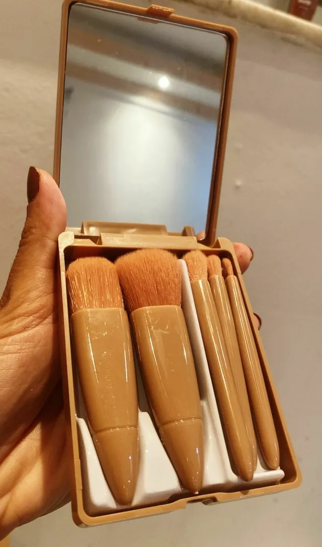 Kit mini pinceis com espelho